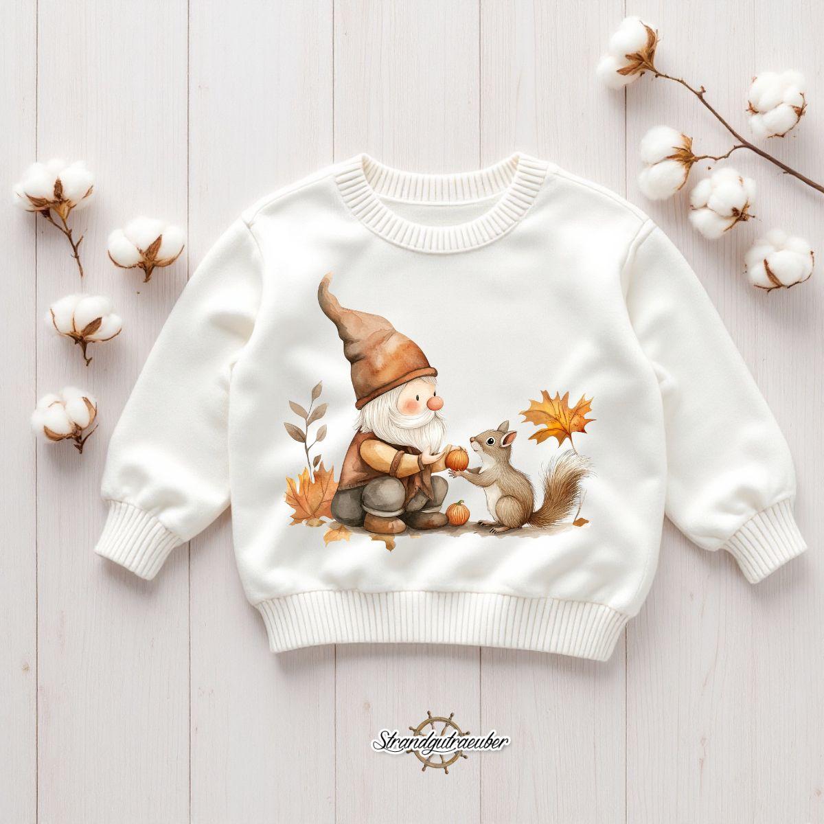 Buegelbild Wichtel Willi mit Eichhörnchen Buegelbild Wichtel Willi mit Eichhörnchen